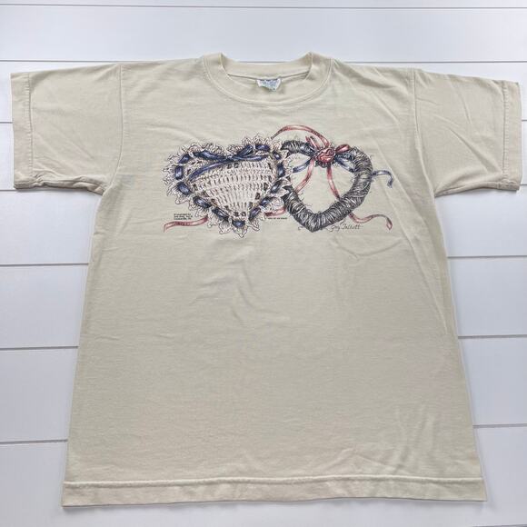 Activewear Vintage Quilted Hearts Gay Talbott Graphic T-Shirt Women’s SZ Medium - Picture 1 of 5